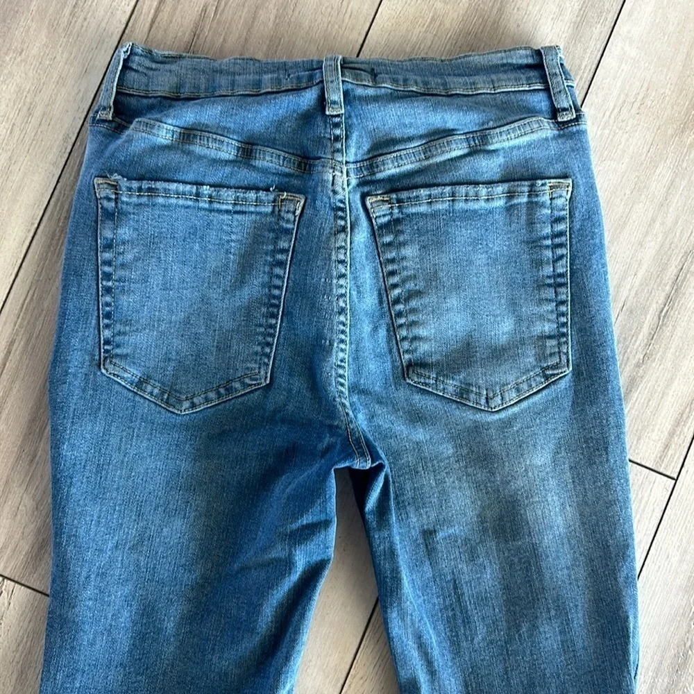Free People We the Free size 27 busted knee skinny jeans